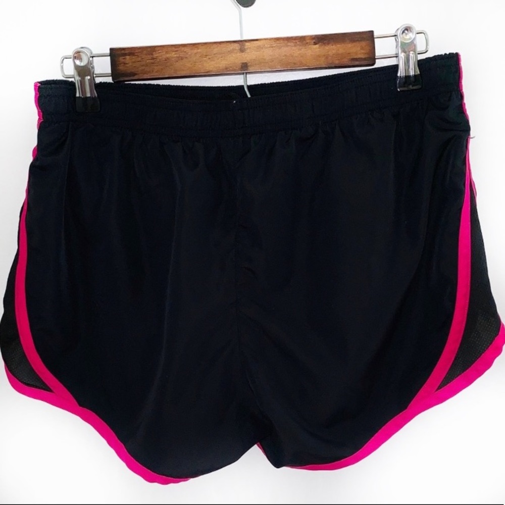 Umbro Black & Pink Shorts - Sz L - Picture 3 of 4